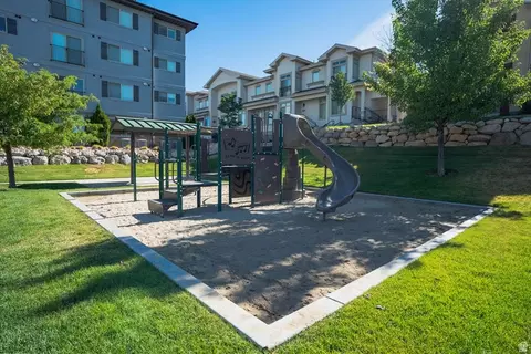 Exterior - 1055 W 1033 N #204, Orem, UT 84057 photo 3 of 4