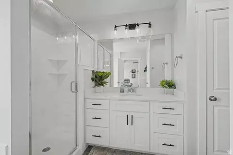 Bath - 9822 N Bridge St, Eagle Mountain, UT 84005 photo 2 of 4