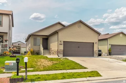 3787 N Tumwater Ln E, Eagle Mountain, UT 84005