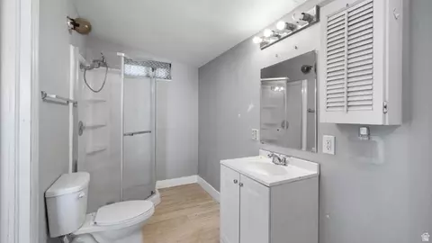 Bath - 960 W 100 S, Orem, UT 84058 photo 1 of 2