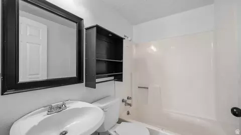 Bath - 960 W 100 S, Orem, UT 84058 photo 2 of 2