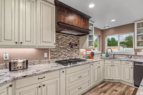 Kitchen - 996 N 475 E, Orem, UT 84097 photo 4 of 5