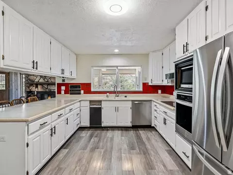 Kitchen - 2444 E High Mountain Dr, Sandy, UT 84092 photo 2 of 4