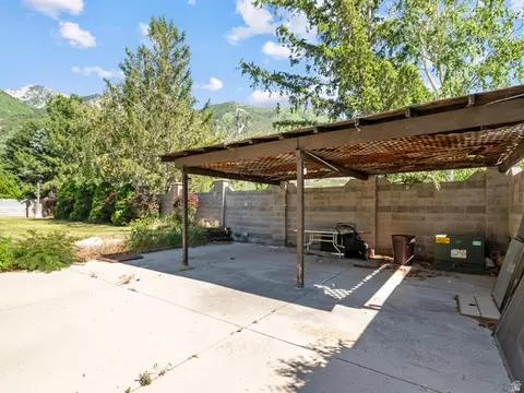 Exterior - 2444 E High Mountain Dr, Sandy, UT 84092 photo 4 of 7