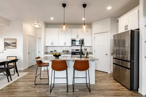 Kitchen - 684 E 330 N, Vineyard, UT 84059 photo 2 of 4
