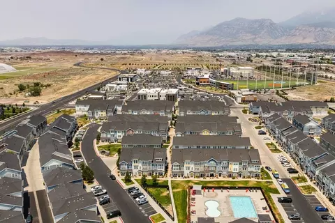 View/Area - 684 E 330 N, Vineyard, UT 84059 photo 4 of 4