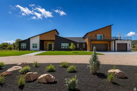 70 W 350 St S, Garden City, UT 84028