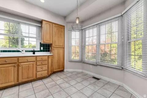 Kitchen - 1989 E Donelson Ln, Holladay, UT 84117 photo 2 of 2