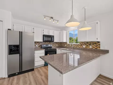 Kitchen - 949 W 1800 N, Mapleton, UT 84664 photo 2 of 8