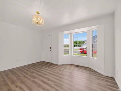 Living - 949 W 1800 N, Mapleton, UT 84664 photo 2 of 7