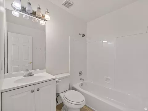 Bath - 949 W 1800 N, Mapleton, UT 84664 photo 1 of 5