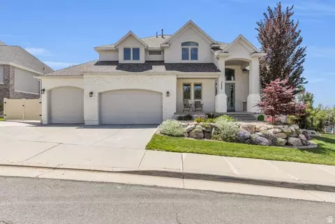 2680 E Bridgeport Ave S, Cottonwood Heights, UT 84121