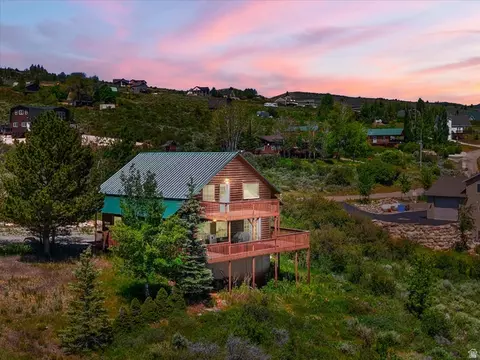 2302 S Hidaway Cir, Garden City, UT 84028