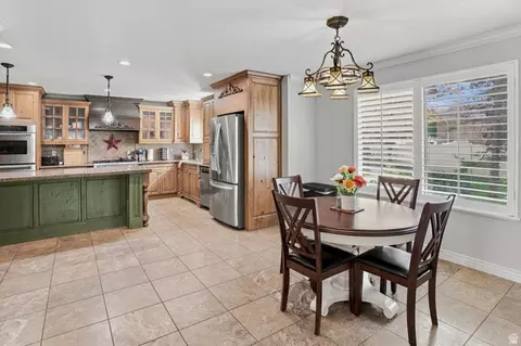 Kitchen - 39 S 2625 E, Layton, UT 84040 photo 1 of 8