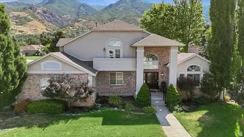 Exterior - 39 S 2625 E, Layton, UT 84040 photo 3 of 12