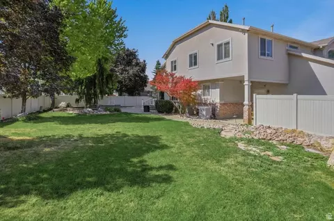 Exterior - 39 S 2625 E, Layton, UT 84040 photo 10 of 12