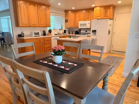 153 W Hidden Hollow Cir, Orem, UT 84058 photo 2