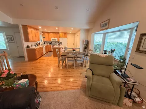 153 W Hidden Hollow Cir, Orem, UT 84058 photo 3