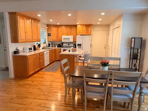 153 W Hidden Hollow Cir, Orem, UT 84058 photo 4