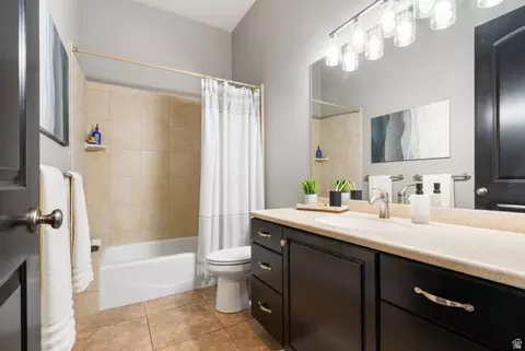 Bath - 1653 E Crescent View Cir S, Sandy, UT 84092 photo 3 of 6