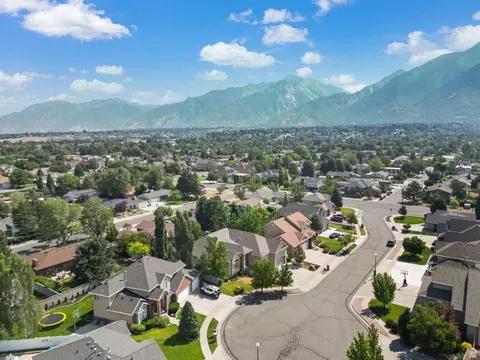 View/Area - 1653 E Crescent View Cir S, Sandy, UT 84092 photo 6 of 6
