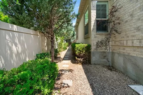 Exterior - 1653 E Crescent View Cir S, Sandy, UT 84092 photo 11 of 12
