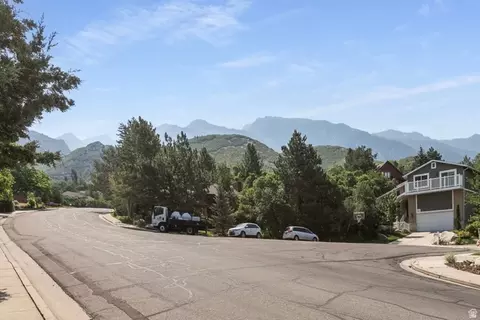 Exterior - 3205 E Bell Canyon Rd S, Sandy, UT 84092 photo 13 of 13