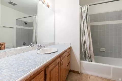 Bath - 3205 E Bell Canyon Rd S, Sandy, UT 84092 photo 1 of 3