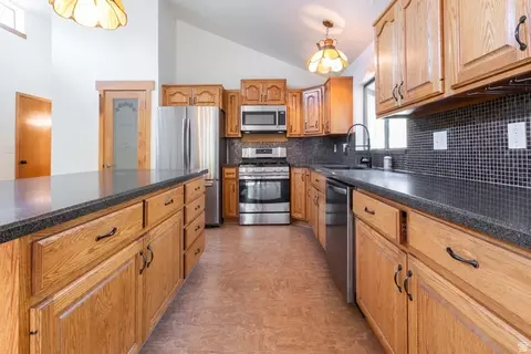 Kitchen - 3205 E Bell Canyon Rd S, Sandy, UT 84092 photo 3 of 3