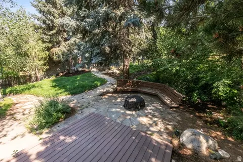 Exterior - 3205 E Bell Canyon Rd S, Sandy, UT 84092 photo 3 of 13