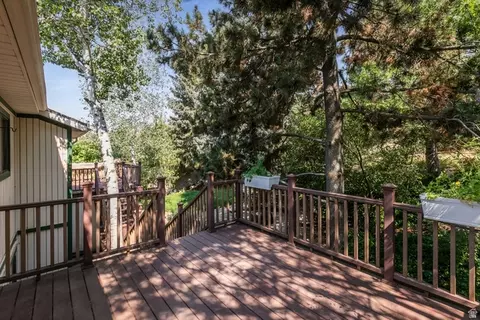 Exterior - 3205 E Bell Canyon Rd S, Sandy, UT 84092 photo 2 of 13
