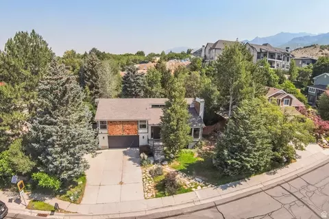 View/Area - 3205 E Bell Canyon Rd S, Sandy, UT 84092 photo 1 of 7