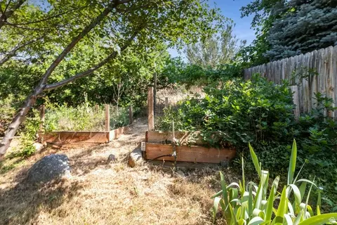Exterior - 3205 E Bell Canyon Rd S, Sandy, UT 84092 photo 11 of 13