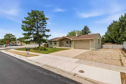 2693 E Teal Way S, Sandy, UT 84093 photo 2