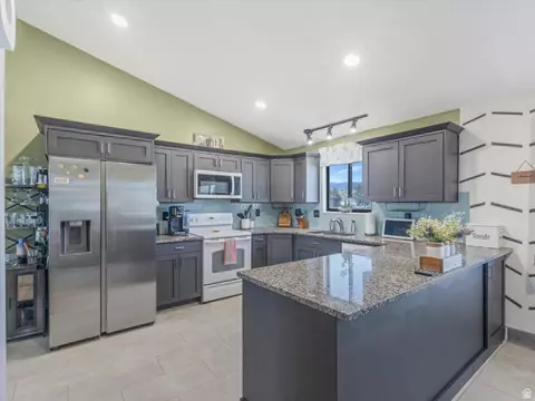 1963 S Allison Way W, Syracuse, UT 84075 photo 4