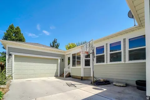 11751 S Lake Run Rd, South Jordan, UT 84009