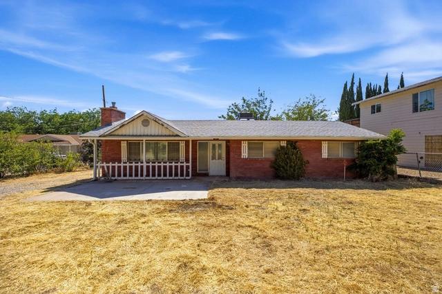 44 S Toquer Blvd, Toquerville, UT 84774