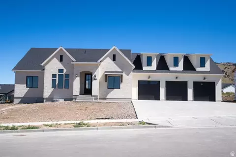 1125 E Center St, Hyde Park, UT 84318
