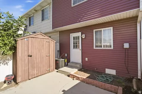 Exterior - 794 E 950 S, Provo, UT 84606 photo 2 of 5