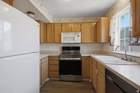 Kitchen - 794 E 950 S, Provo, UT 84606 photo 1 of 3