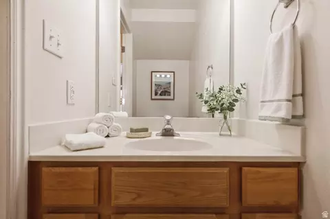 Bath - 794 E 950 S, Provo, UT 84606 photo 4 of 4