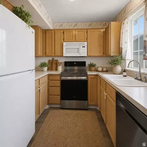 Kitchen - 794 E 950 S, Provo, UT 84606 photo 2 of 3