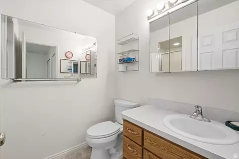 Bath - 442 W 230 N, Orem, UT 84057 photo 2 of 4