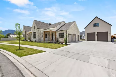 Exterior - 478 S Maple Lakes Dr, Mapleton, UT 84664 photo 4 of 6