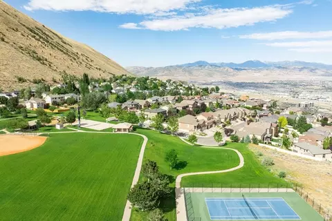 View/Area - 258 E Red Leaf Dr, Draper, UT 84020 photo 7 of 12