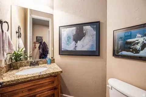 Bath - 258 E Red Leaf Dr, Draper, UT 84020 photo 6 of 6