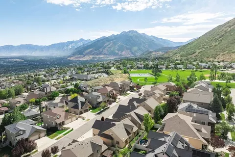 View/Area - 258 E Red Leaf Dr, Draper, UT 84020 photo 11 of 12