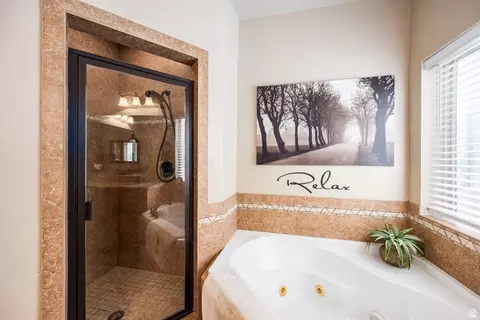 Bath - 258 E Red Leaf Dr, Draper, UT 84020 photo 3 of 6