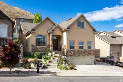 Exterior - 258 E Red Leaf Dr, Draper, UT 84020 photo 6 of 8