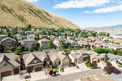 View/Area - 258 E Red Leaf Dr, Draper, UT 84020 photo 8 of 12